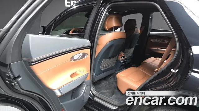 Genesis GV70 2.5T Бензин 2WD — Фото автомобиля 21