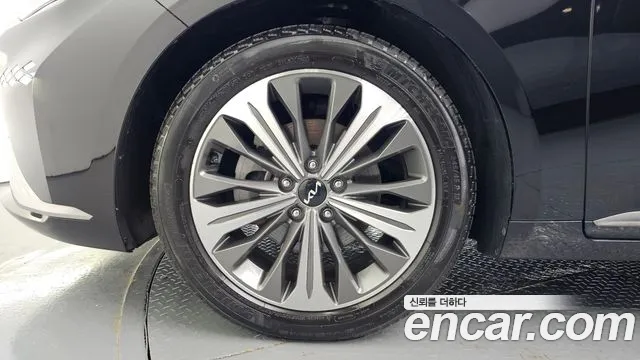 Kia K8 Signature — Фото автомобиля 5