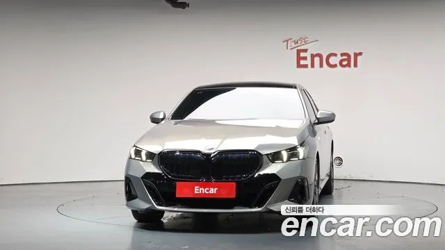 BMW 5-Series — Фото автомобиля 3