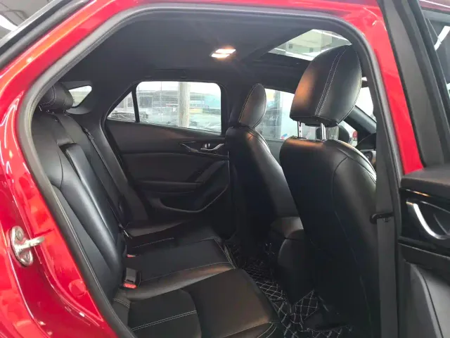 Mazda CX-4 — Фото автомобиля 9
