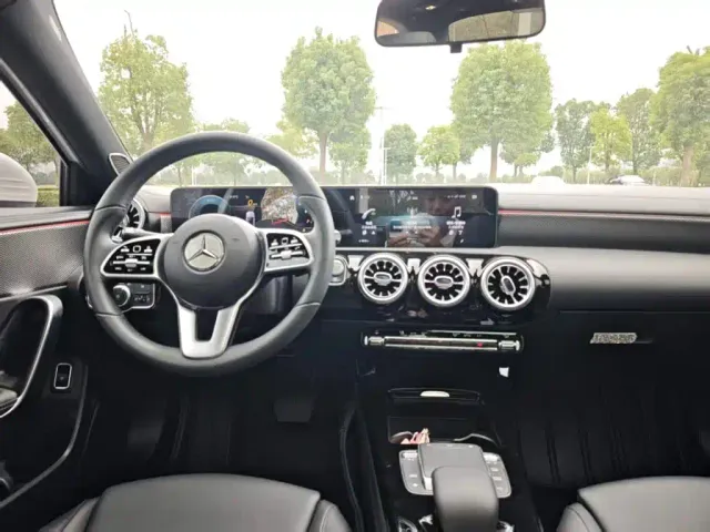 Mercedes-Benz Mercedes-Benz A-Class 2022 A 180 L Sport Sedan — Фото автомобиля 16