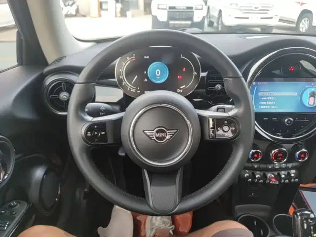 MINI Hatch — Фото автомобиля 10
