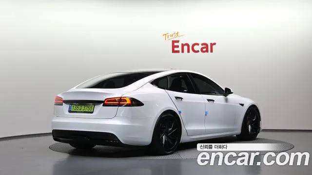 Tesla Model S — Фото автомобиля 2