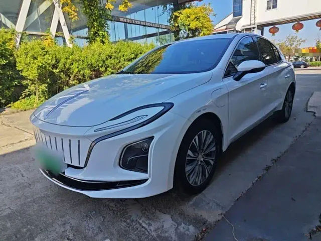 Фотография автомобиля — Hongqi E-QM5