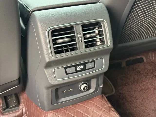 Audi Q5L — Фото автомобиля 10