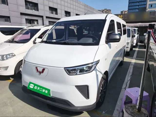 Фотография автомобиля — Wuling Yangguang