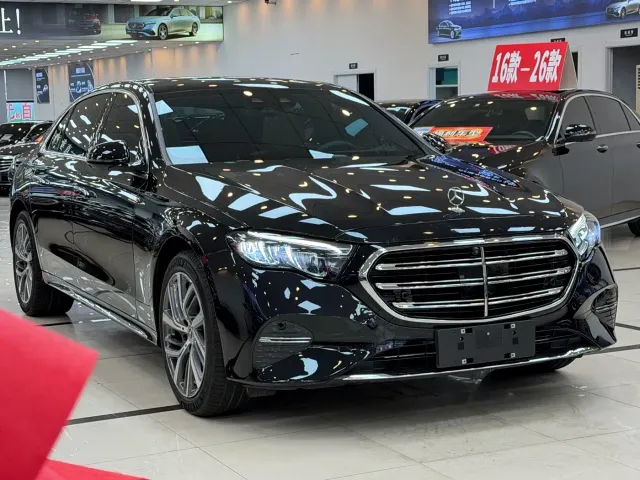 Mercedes-Benz E-Class — Фото автомобиля 2