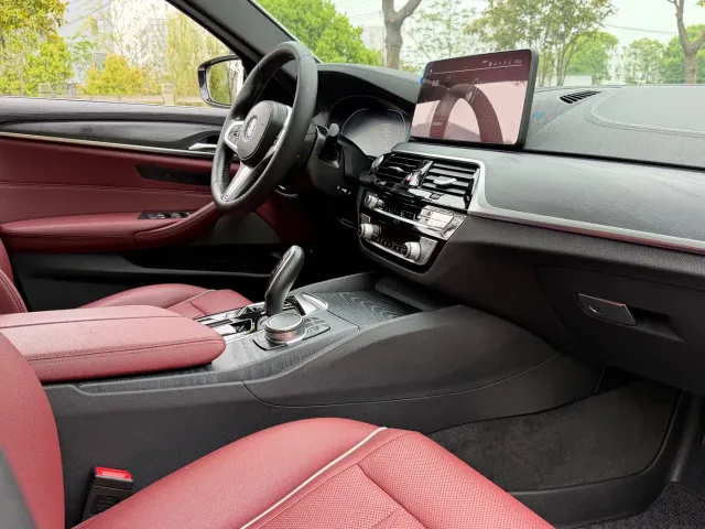 BMW 5 Series — Фото автомобиля 5