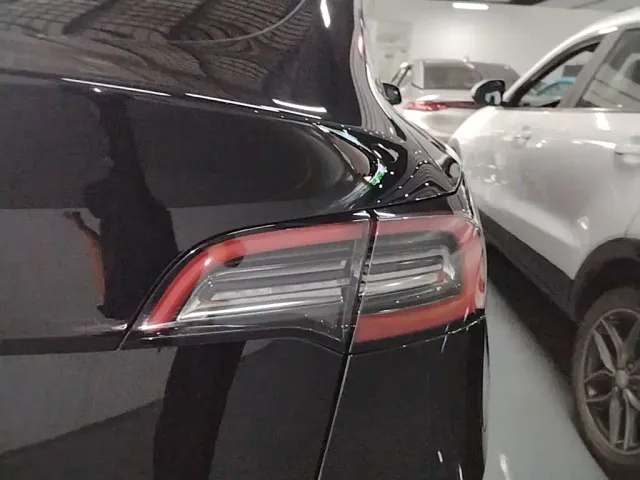 Tesla Model Y — Фото автомобиля 7