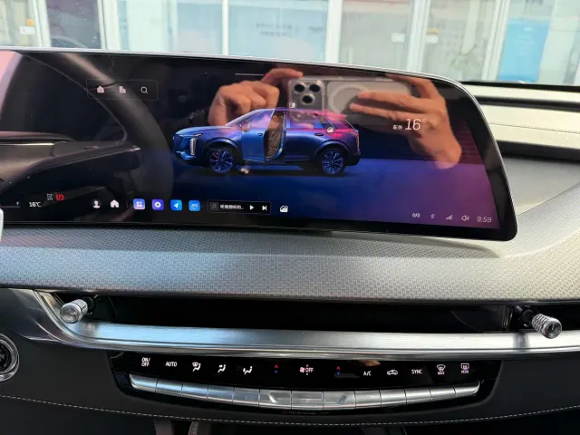 Cadillac XT5 — Фото автомобиля 8