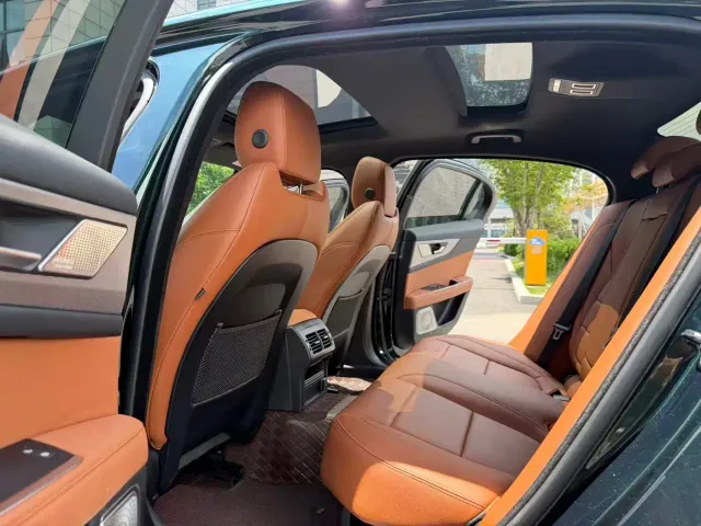 Jaguar XEL — Фото автомобиля 7