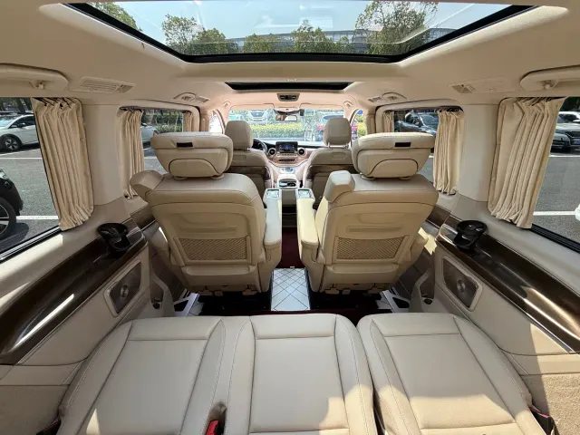 Mercedes-Benz V-Class — Фото автомобиля 14
