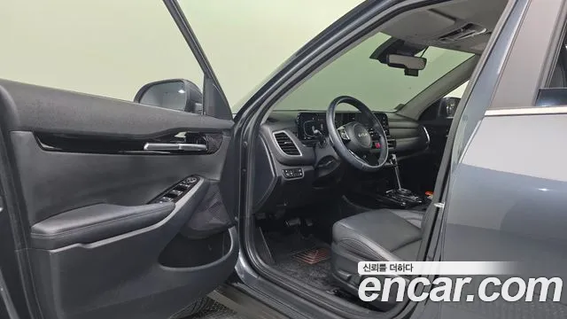 Kia Seltos — Фото автомобиля 10