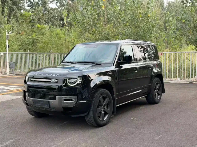 Фотография автомобиля — Land Rover Defender