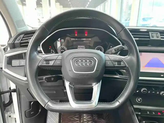 Audi Q3 — Фото автомобиля 8