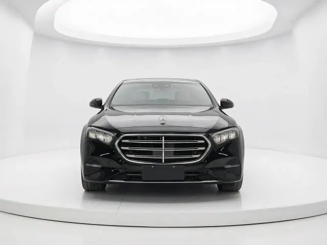 Mercedes-Benz E-Class — Фото автомобиля 2