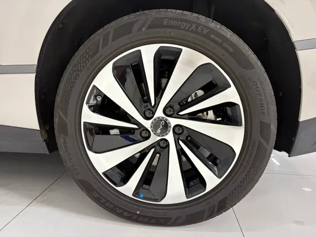 BYD Sealion 06 — Фото автомобиля 21