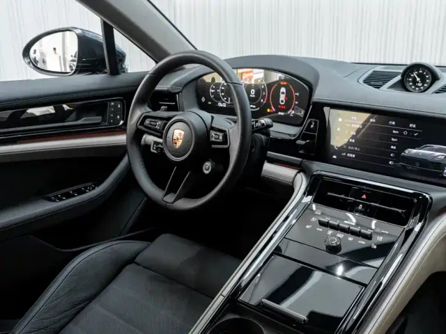 Porsche Panamera — Фото автомобиля 26