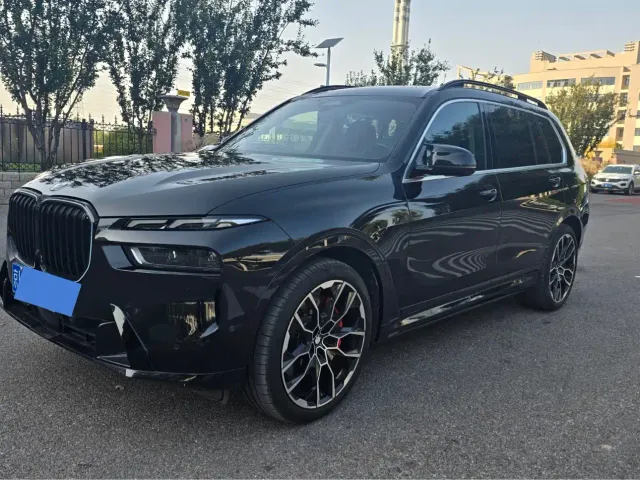 Фотография автомобиля — BMW X7
