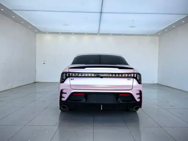 Lynk & Co 03 — Фото автомобиля 11