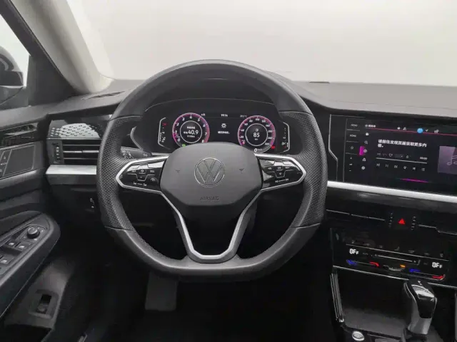 Volkswagen Passat — Фото автомобиля 11