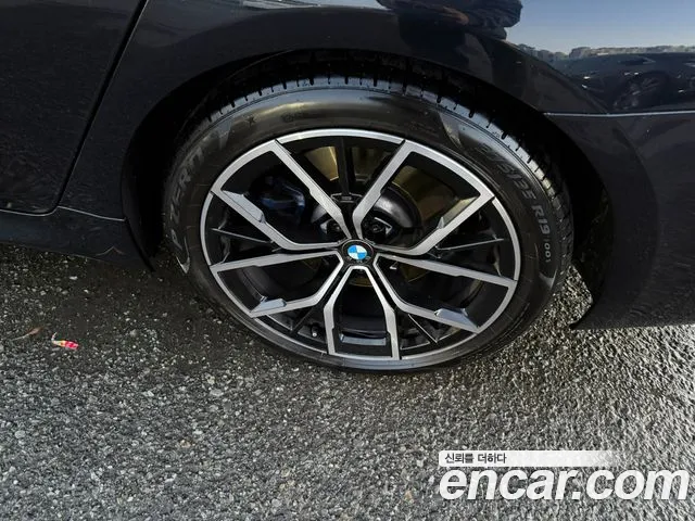 BMW 5-Series — Фото автомобиля 10