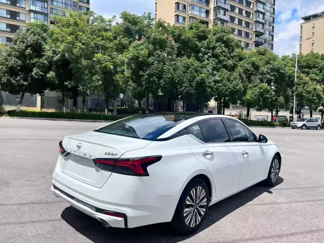 Nissan Teana — Фото автомобиля 7