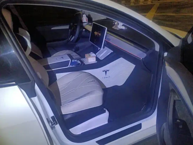 Tesla Model Y — Фото автомобиля 8