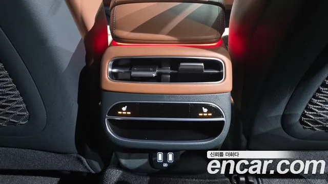 Genesis GV70 2.5T Бензин AWD — Фото автомобиля 26