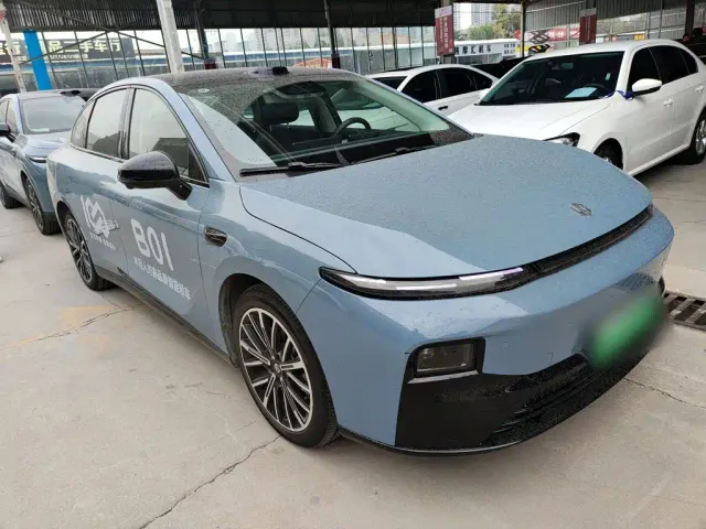 Leapmotor B01 — Фото автомобиля 5