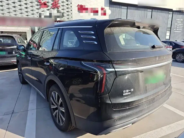 Hongqi HS7 PHEV — Фото автомобиля 4