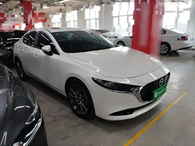 Mazda Axela — Фото автомобиля 3