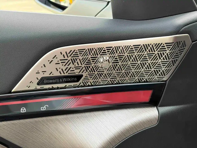 BMW 5 Series — Фото автомобиля 9