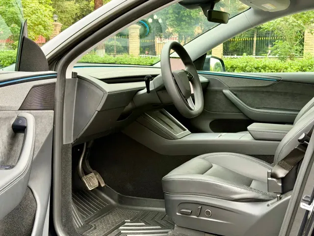 Tesla Model Y — Фото автомобиля 7