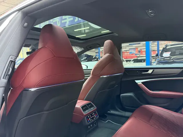 Audi A7L — Фото автомобиля 15