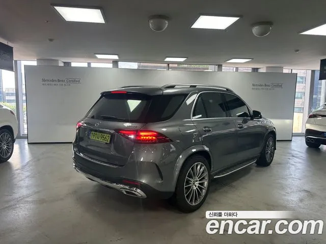 Mercedes-Benz GLE-Class — Фото автомобиля 2