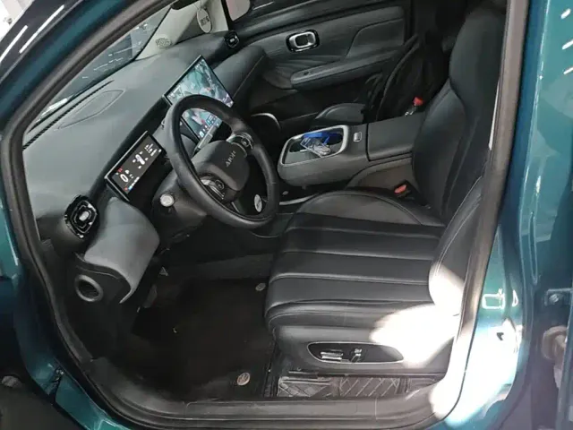 GAC Aion UT — Фото автомобиля 14