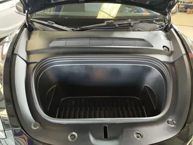 Tesla Model Y — Фото автомобиля 19