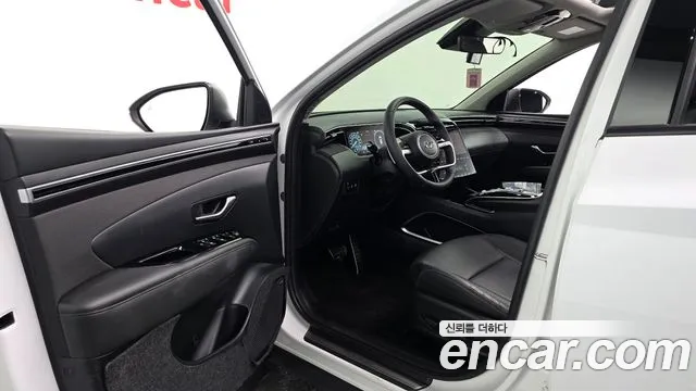 Hyundai Tucson Tucson (NX4) Бензин 1.6 турбо 2WD — Фото автомобиля 10