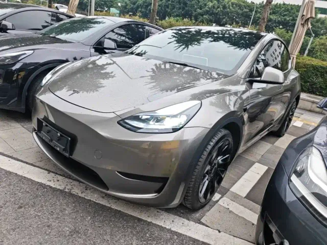 Фотография автомобиля — Tesla Model Y