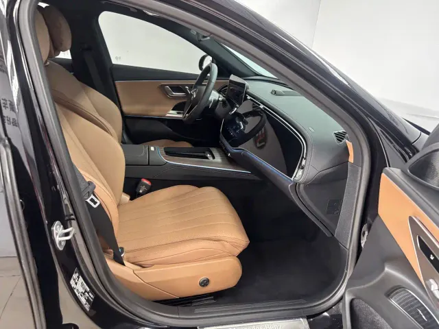 Mercedes-Benz E-Class — Фото автомобиля 26