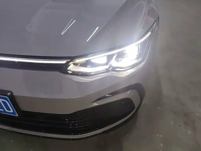 Volkswagen Golf — Фото автомобиля 23