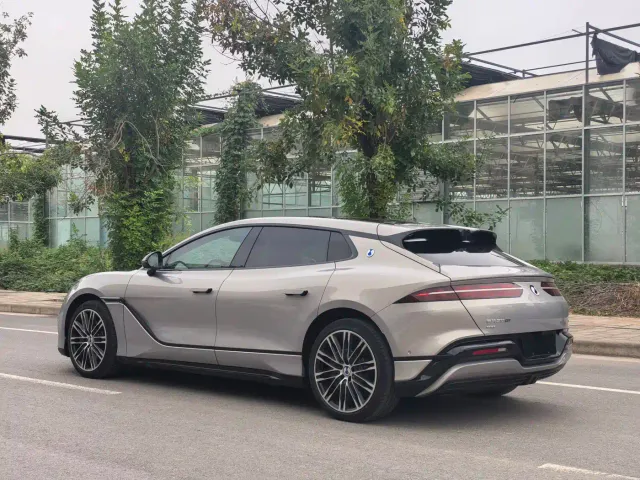 Denza Z9GT — Фото автомобиля 4