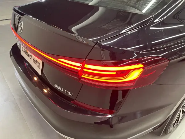 Volkswagen Passat — Фото автомобиля 30