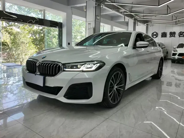 Фотография автомобиля — BMW 5 Series