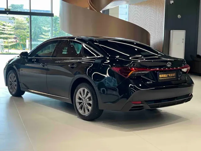 Toyota Avalon — Фото автомобиля 3