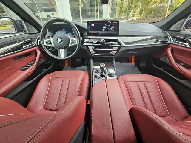 BMW 5 Series — Фото автомобиля 5