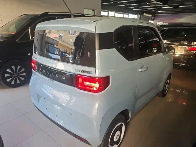 Wuling Hongguang Mini EV — Фото автомобиля 6