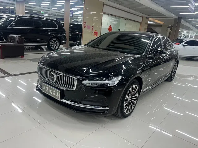 Фотография автомобиля — Volvo S90