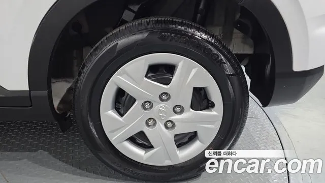 Hyundai Venue — Фото автомобиля 6